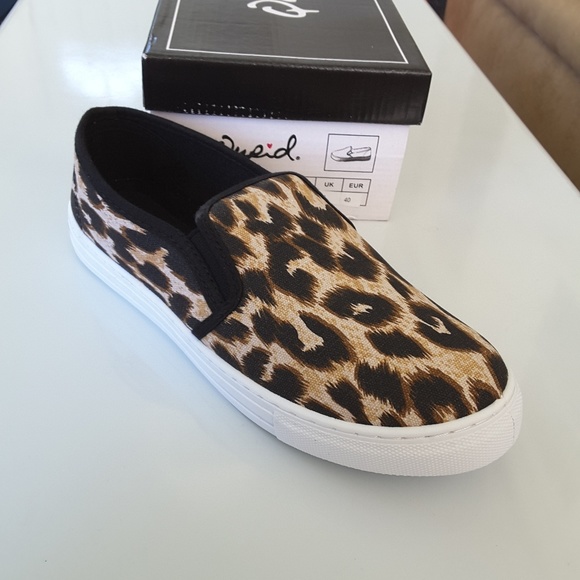 LAST ONE! Leopard/cheetah print slip on sneakers - Picture 3 of 7